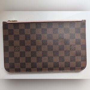 Louis Vuitton Neverfull MM Wrislet  / Clutch Canvas (Authentic) Rose Ballerine